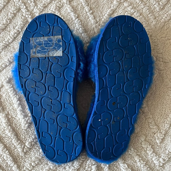 UGG slip on slippers - Picture 2 of 3